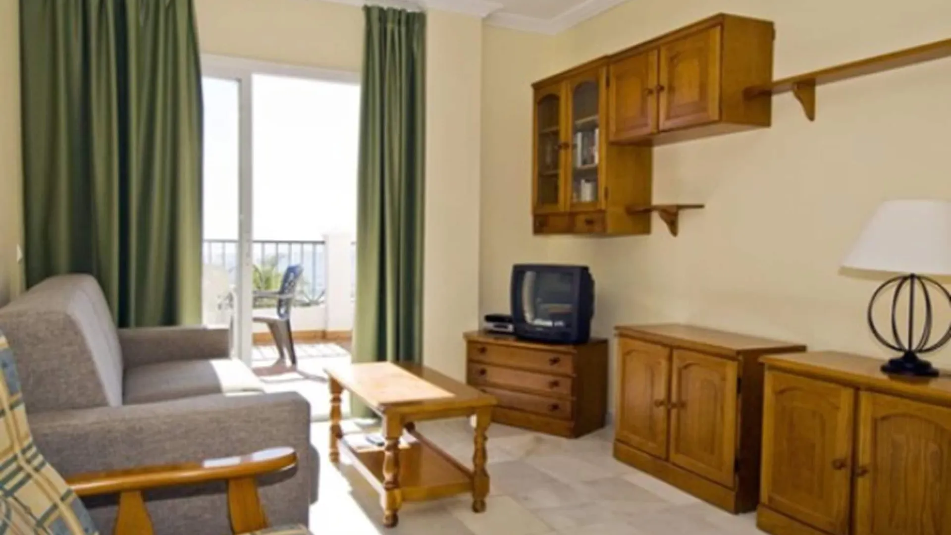 Apartamentos Hc Burriana Playa Nerja
