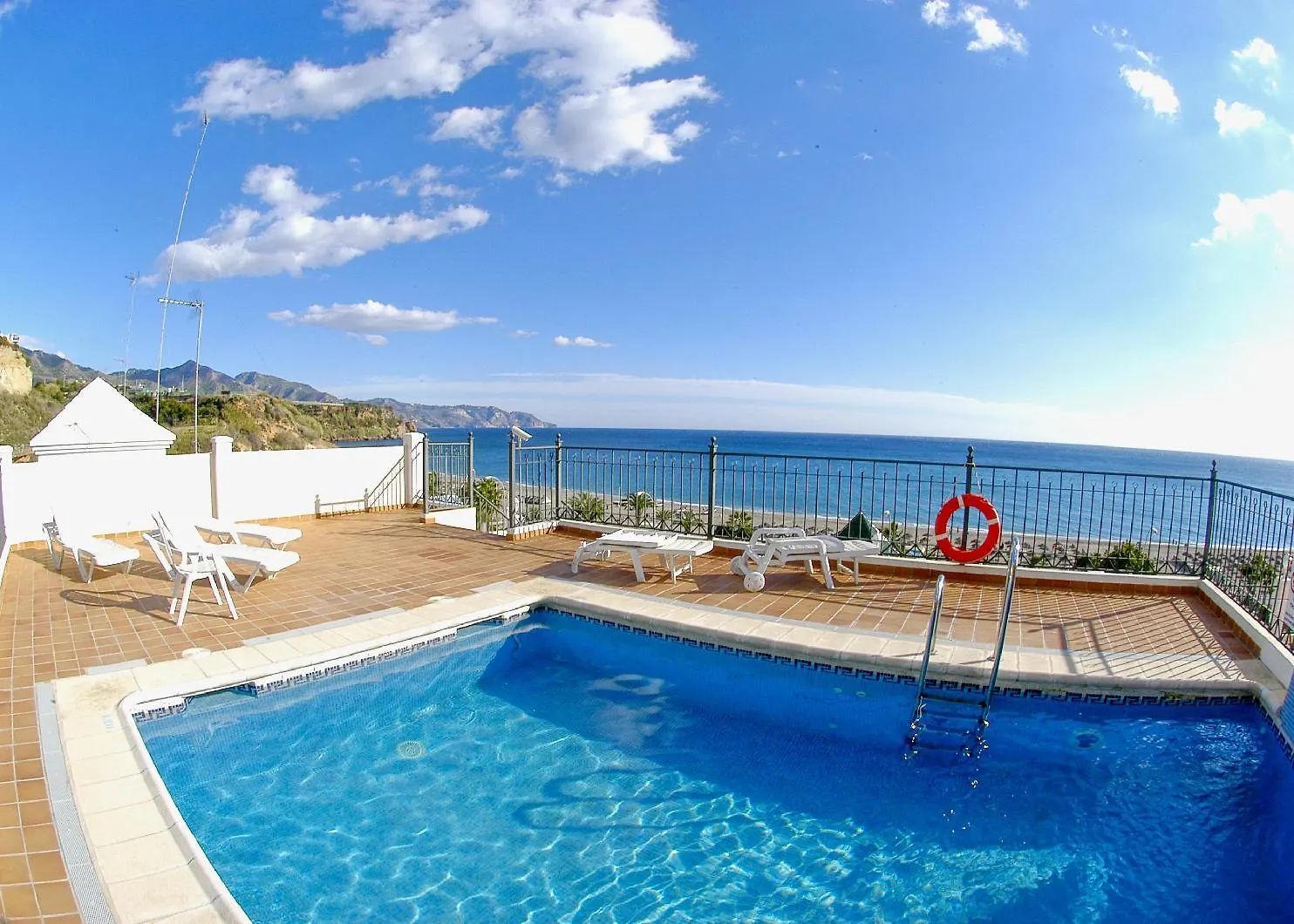 Apartamentos Hc Burriana Playa Nerja